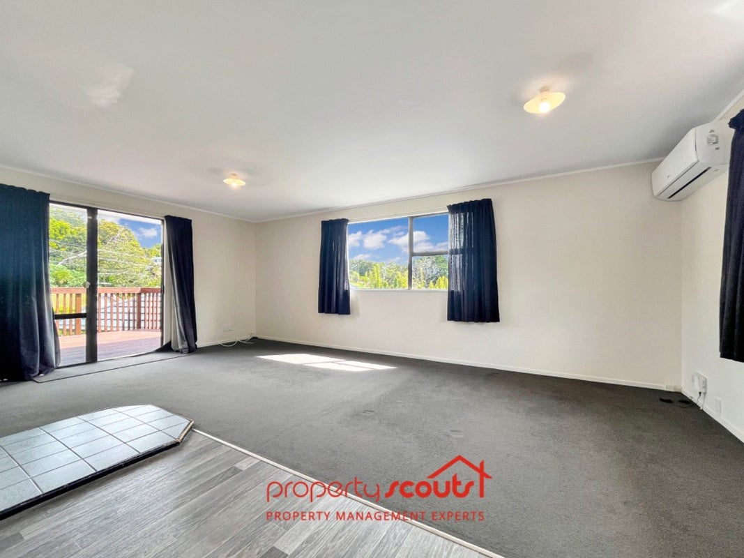 25 Lilburn Crescent, Massey, Auckland - Carousel 2
