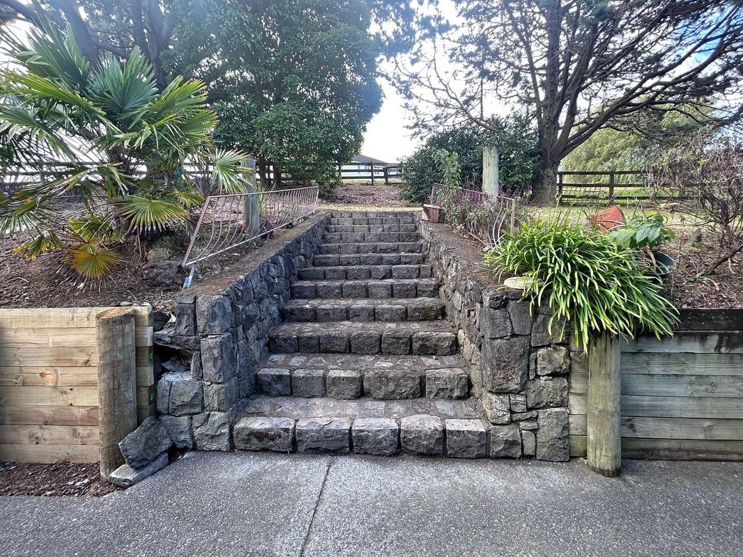 206 Broomfields Road, Howick - Carousel 2