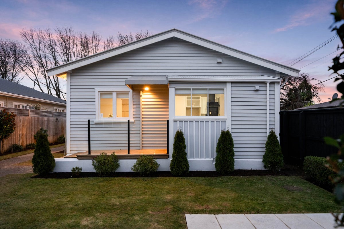 34 Poulton Avenue, Richmond, Christchurch - Carousel 27