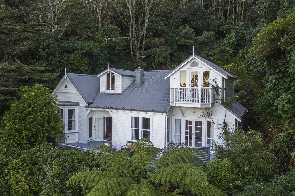61 Garden Road, Northland, Wellington - Carousel 2