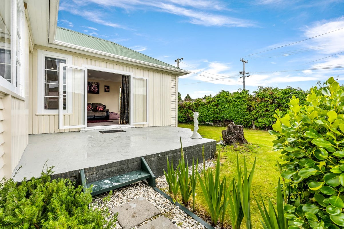 18 Ebdentown Street, Ebdentown, Upper Hutt - Carousel 2