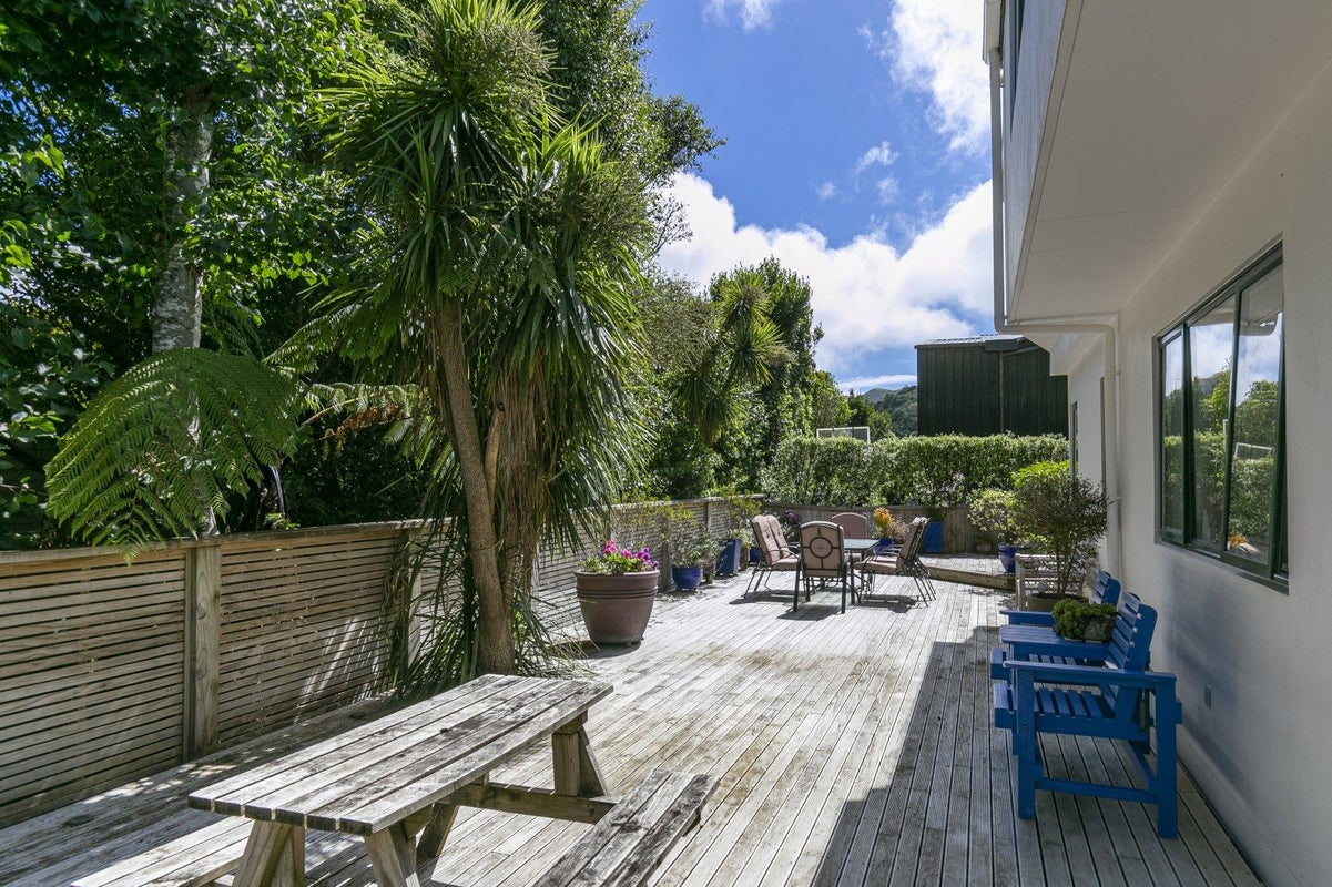 18A Lucknow Terrace, Khandallah, Wellington - Carousel 2