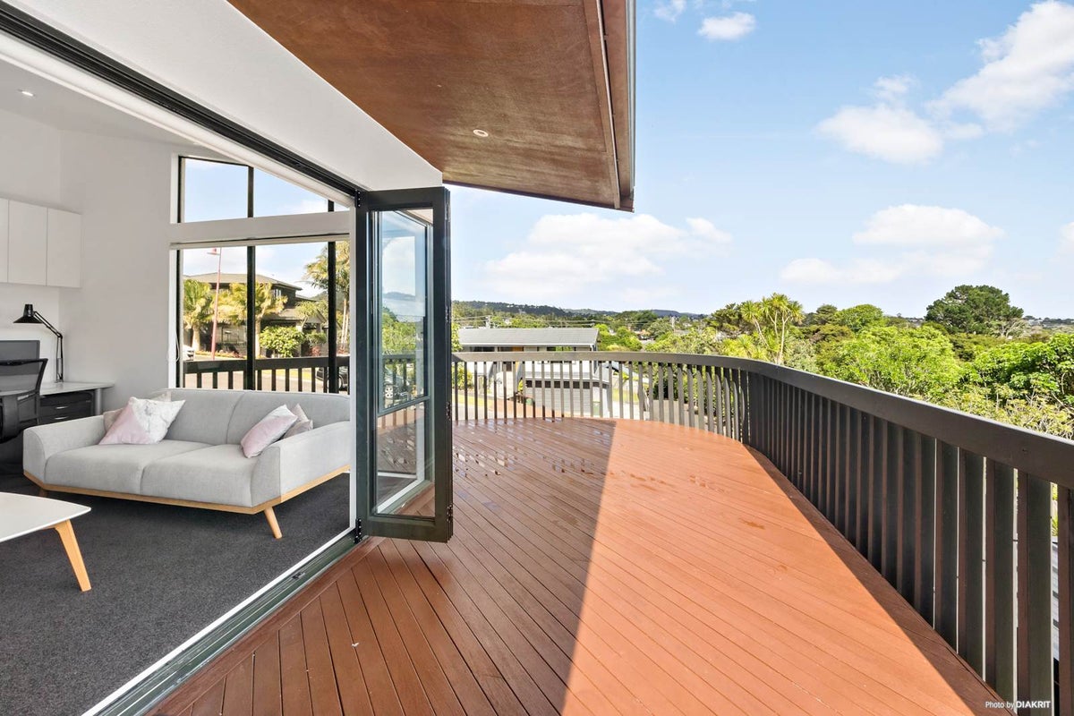 24 Chamari Close, Titirangi, Auckland - Carousel 1