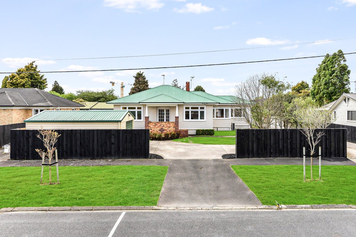 16 Hobson Street, Maeroa, Hamilton - Carousel 2