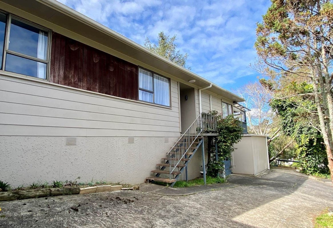 1 Cottam Grove, Northcross, Auckland - Carousel 19