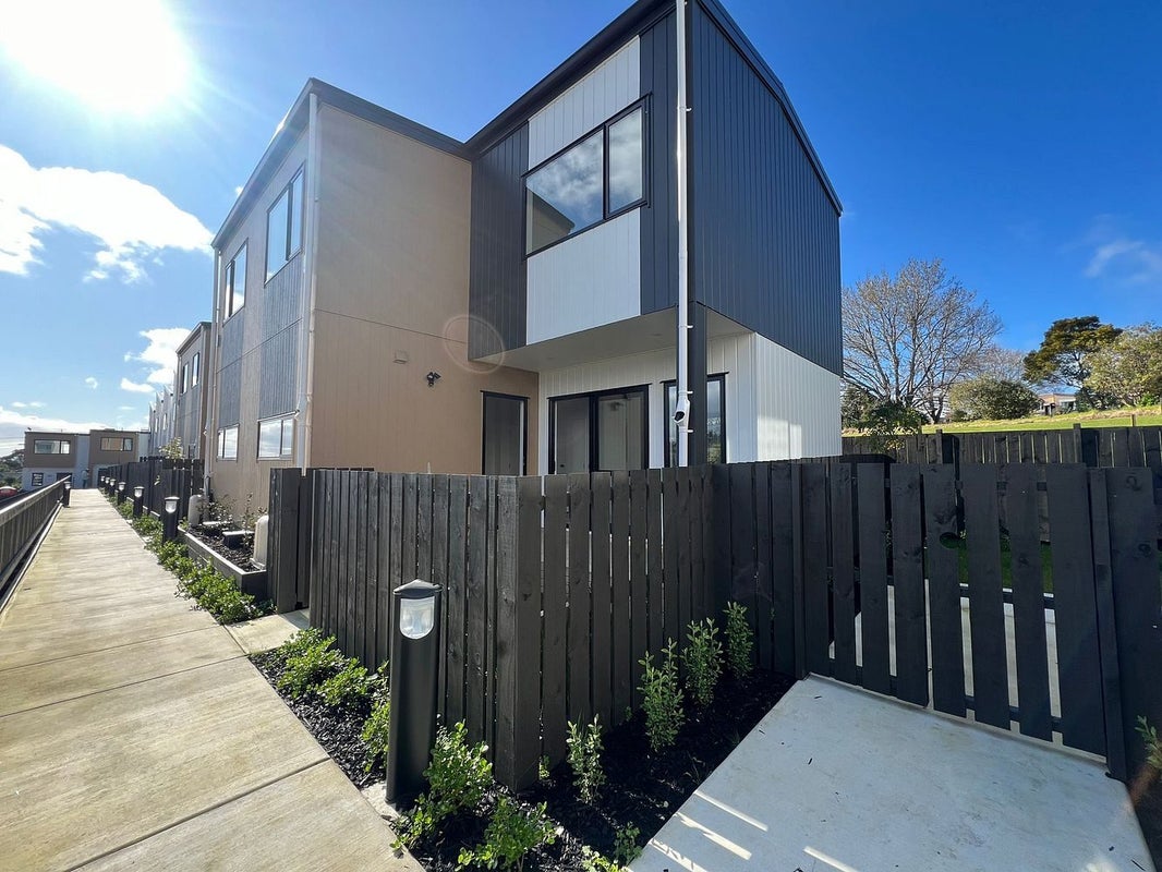 13/27 Glenorchy Street, Glen Eden, Auckland - Carousel 1