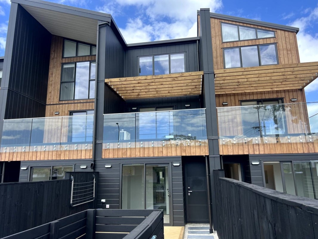 2/107 Hendon Avenue, Mount Albert, Auckland - Carousel 1