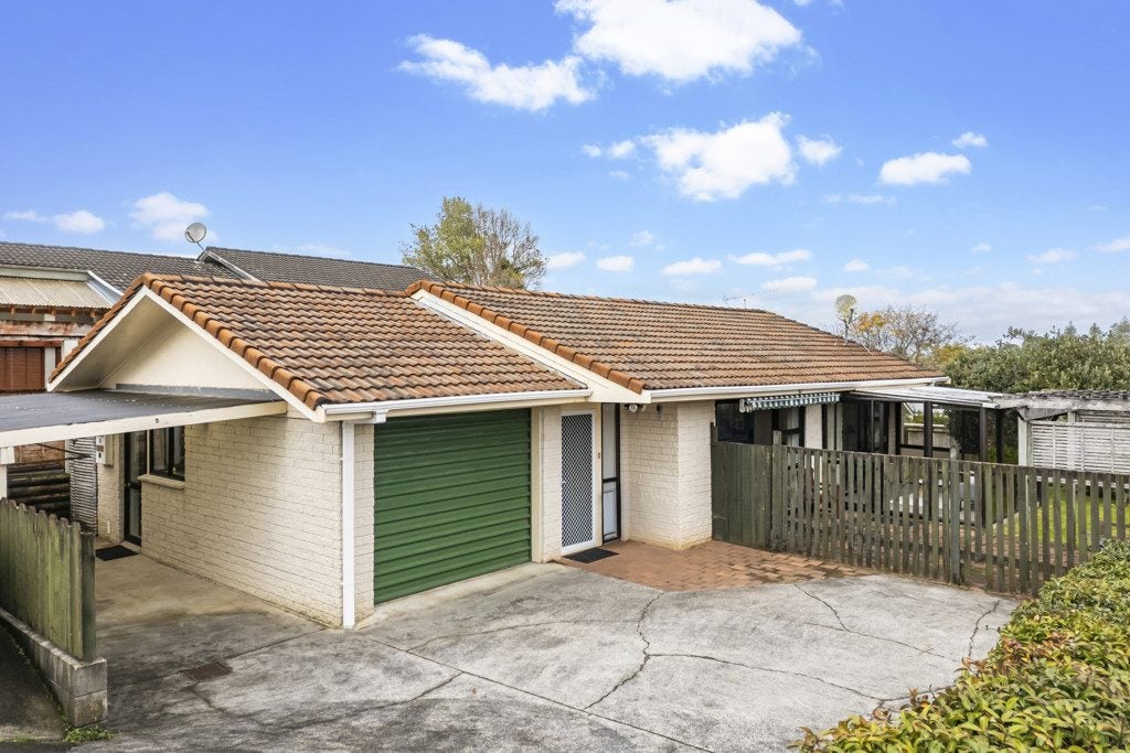 2/15 Clarke Road, Onehunga, Auckland - Carousel 1