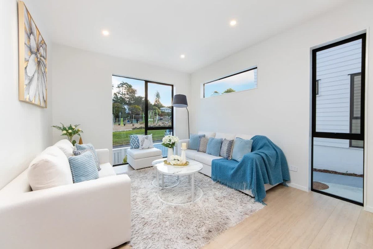 7A Buisson Glade, West Harbour, Auckland - Carousel 2