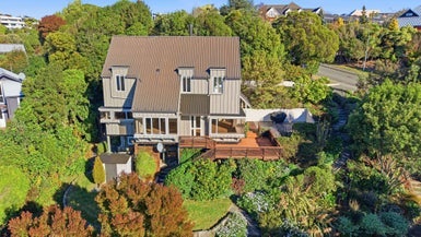 34 Woodside Common, Westmorland, Christchurch - Carousel 1