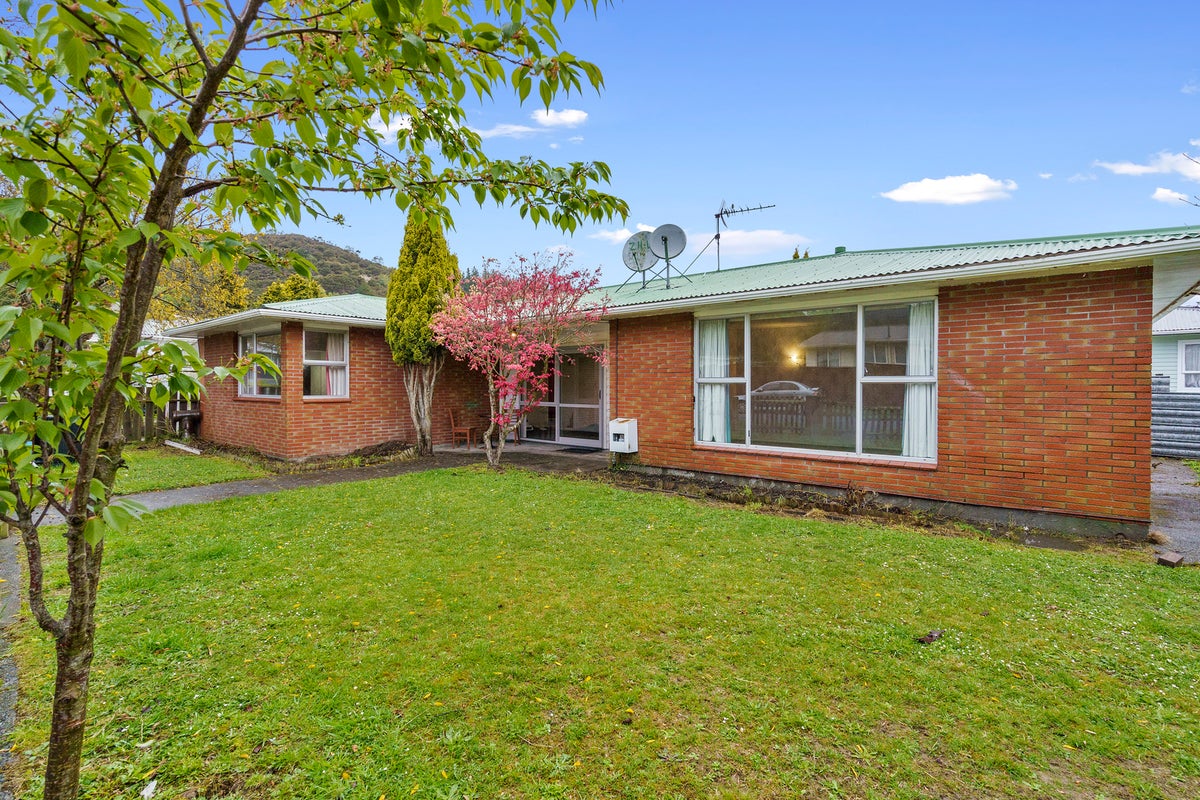 48 Meremere Street, Wainuiomata, Lower Hutt - Carousel 1