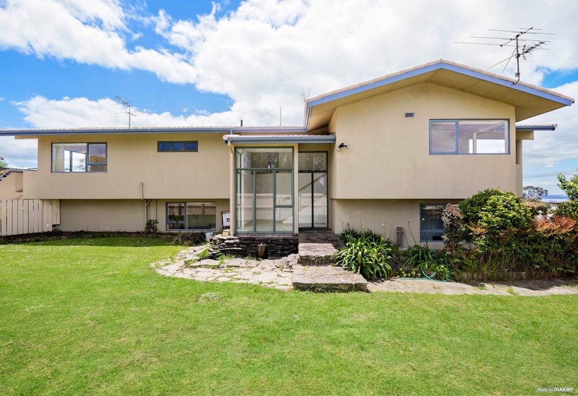 2A Castor Bay Road, Castor Bay, Auckland - Carousel 2