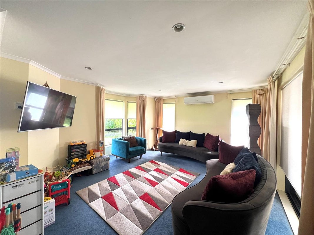 5 Senator Drive, Manurewa, Auckland - Carousel 2