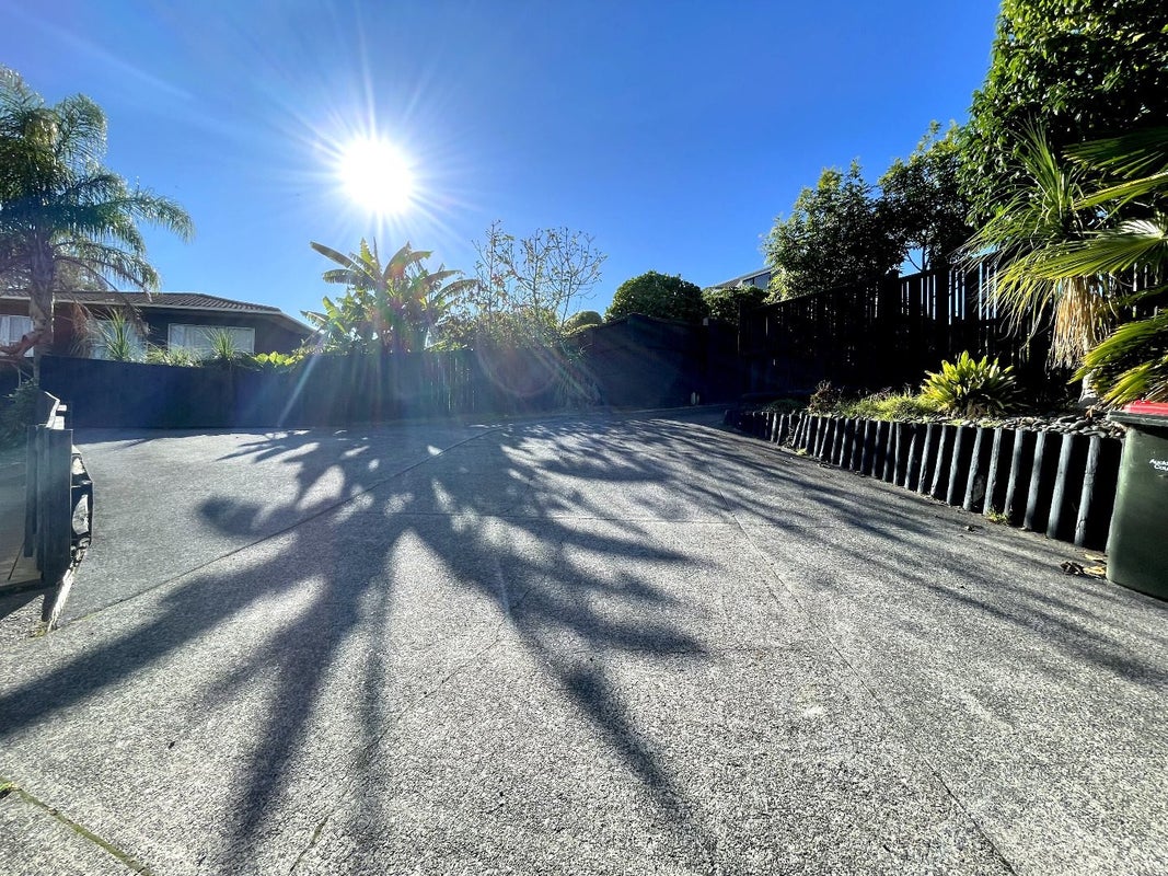 15 Dalwhinnie Parade, Highland Park, Auckland - Carousel 14