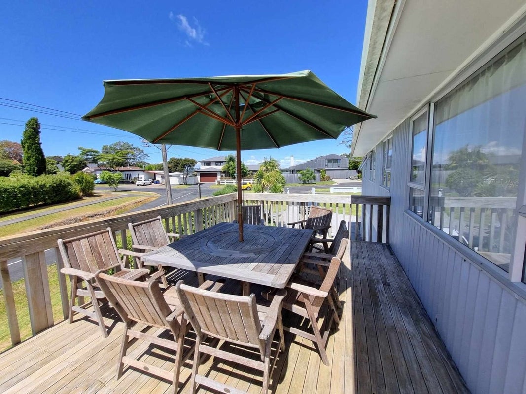 26 Ferry Parade, Herald Island, Auckland - Carousel 2