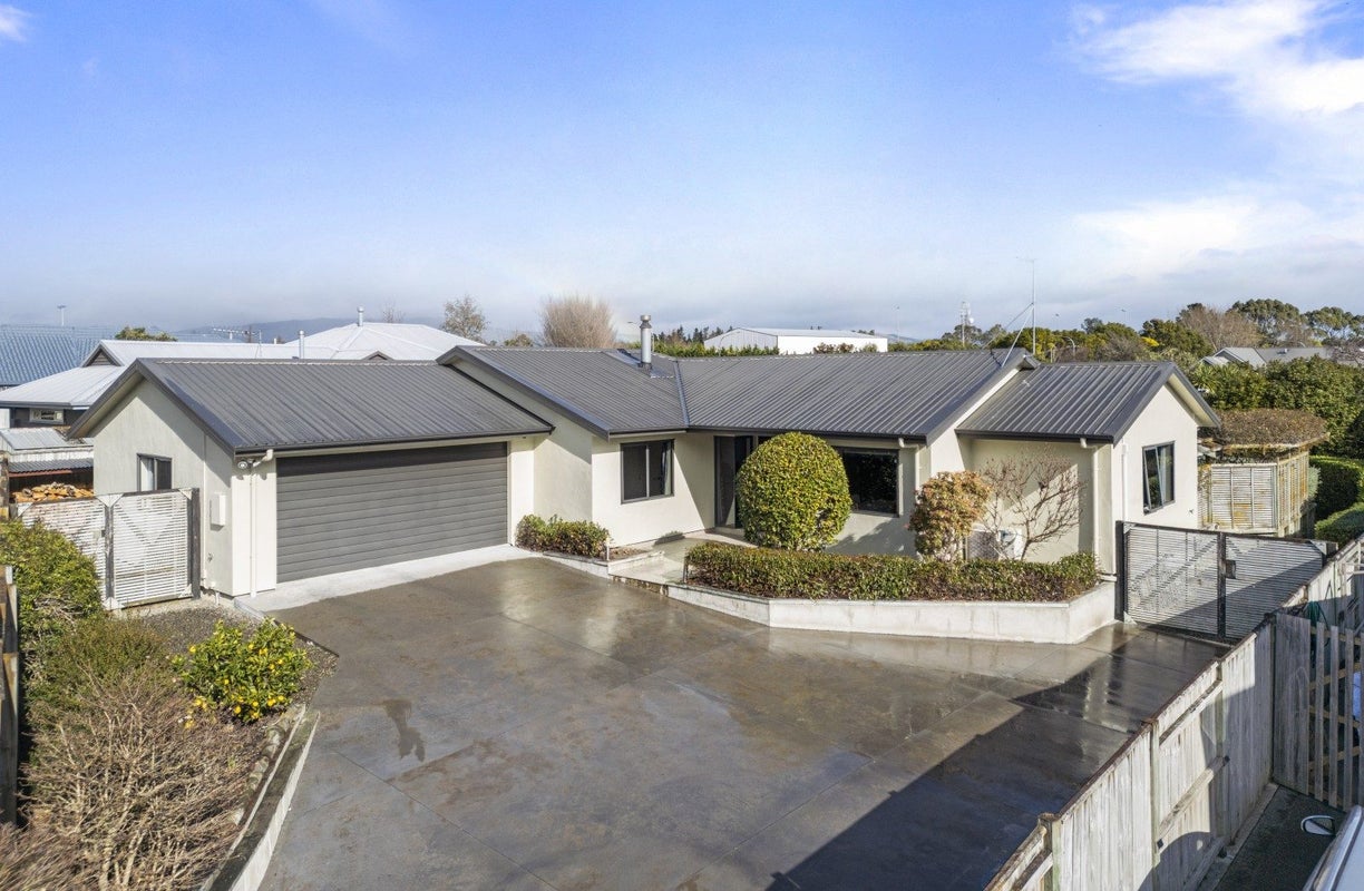 11 Silkwood Place, Fitzherbert, Palmerston North - Carousel 2