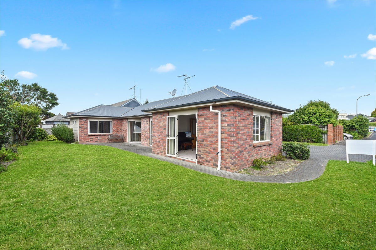 40B Ashley Street, St Andrews, Hamilton - Carousel 2