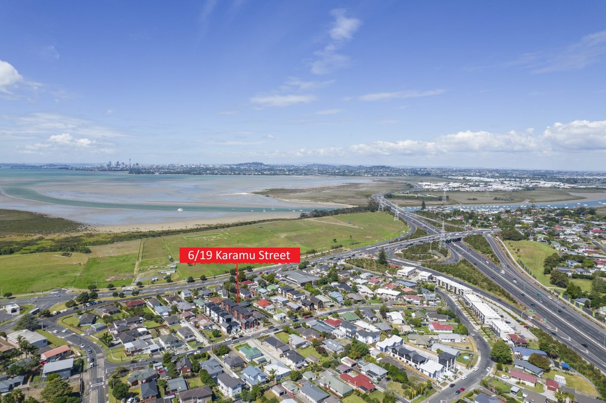 6/19 Karamu Street, Te Atatu Peninsula, Auckland - Carousel 2