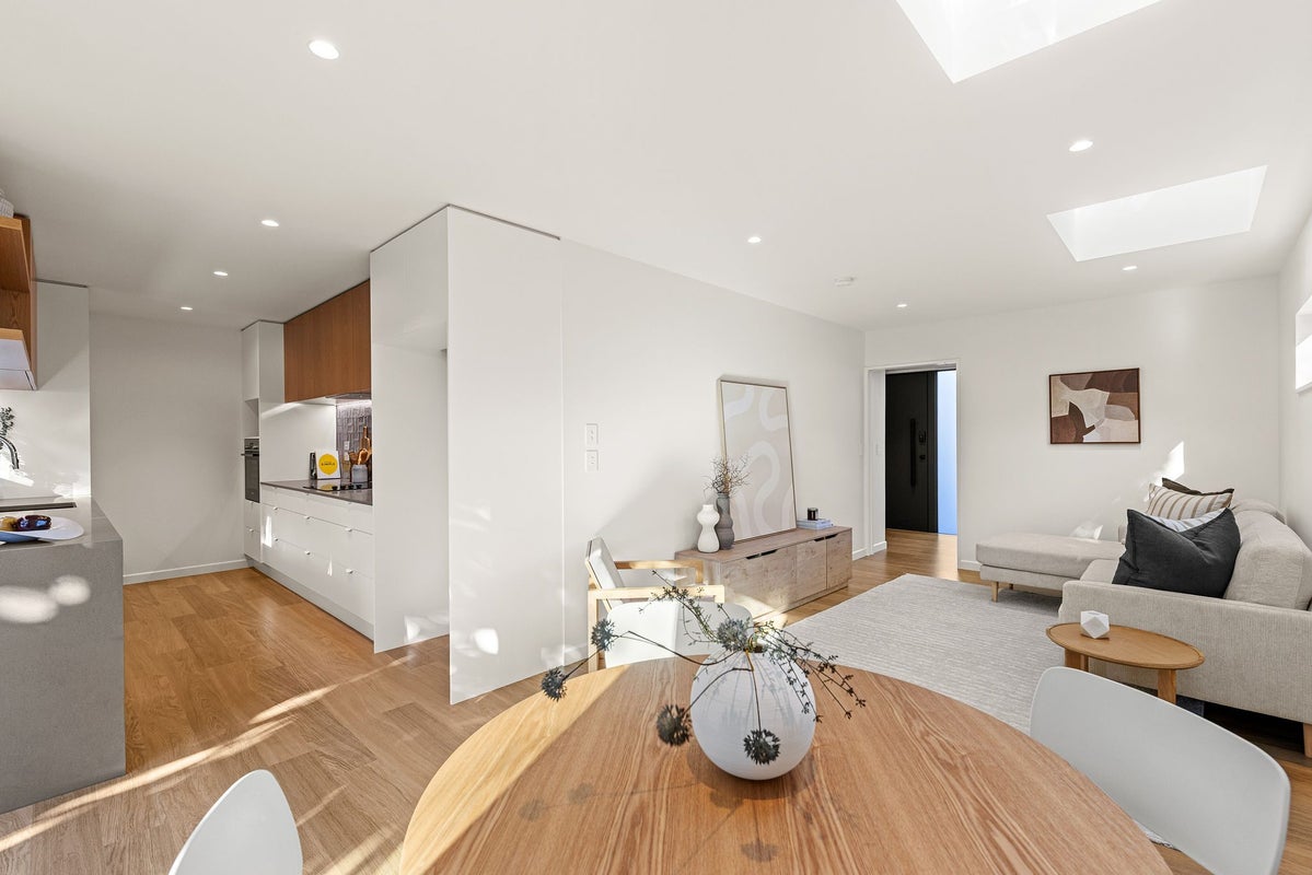 3/11 Carlton Mill Road, Merivale, Christchurch - Carousel 2