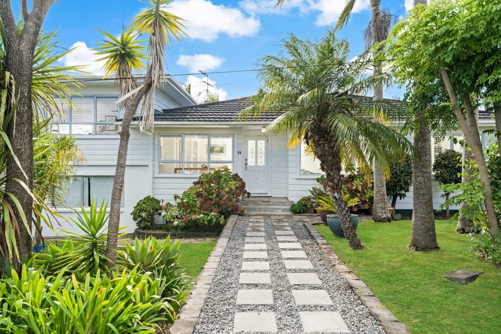 25 County Road, Torbay, Auckland - Carousel 1
