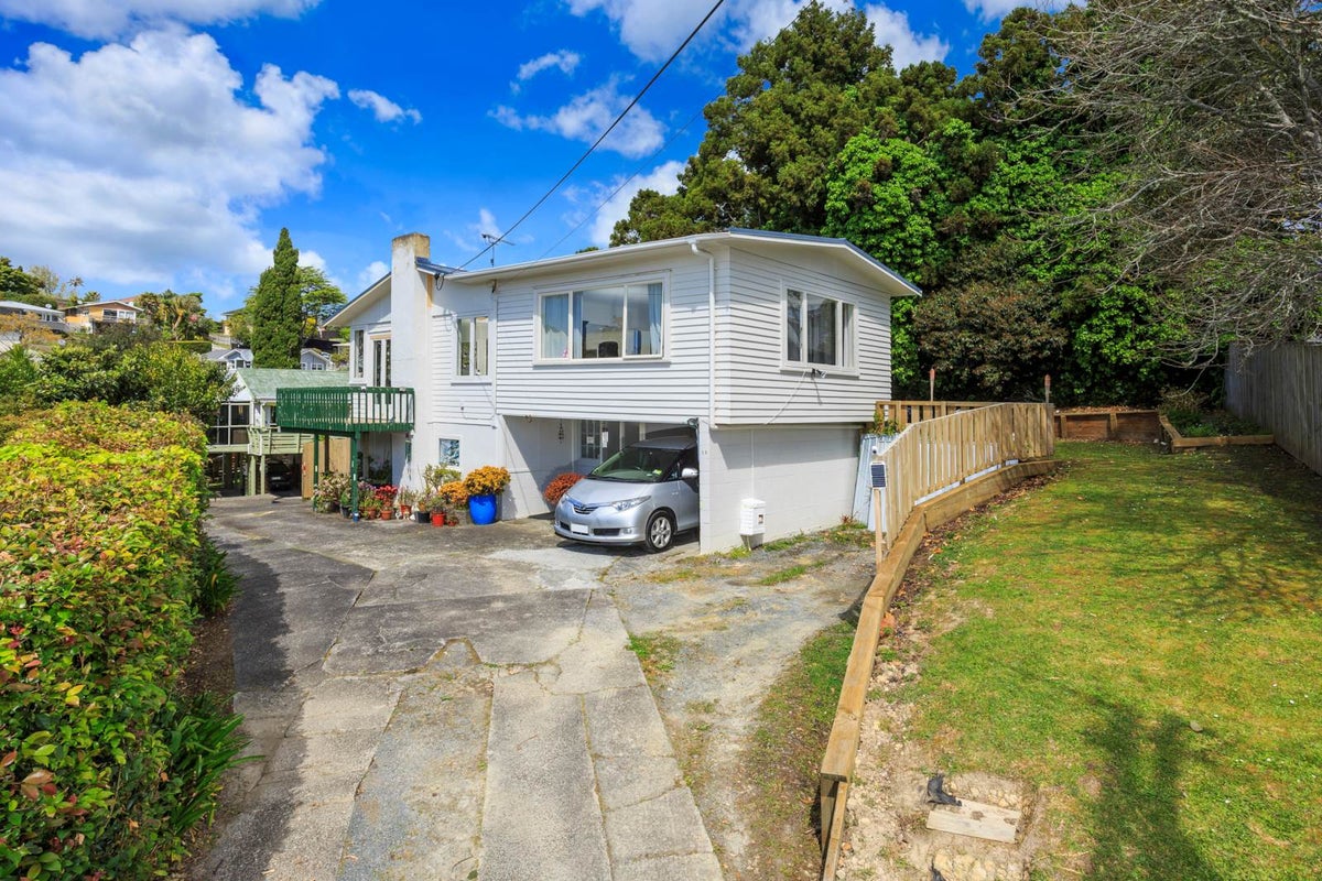 13A UTTING STREET, Birkdale, Auckland - Carousel 1