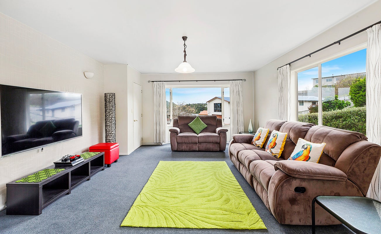 8 Pilot Lane, Whitby, Porirua - Carousel 2