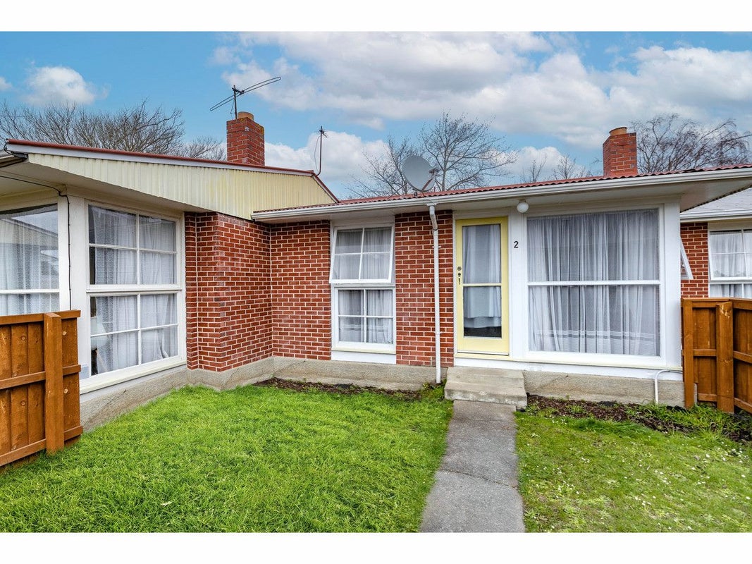 2/582 Barbadoes Street, Edgeware, Christchurch - Carousel 1