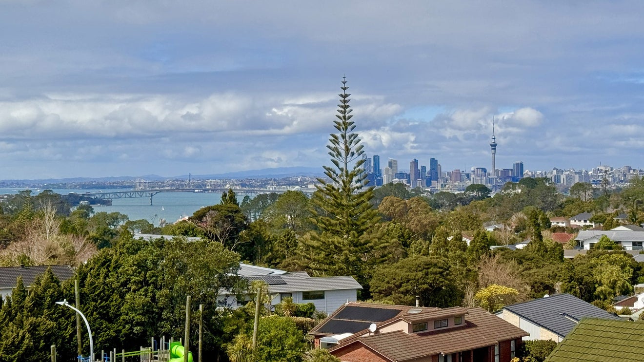 131 Chelsea View Drive, Chatswood, Auckland - Carousel 2