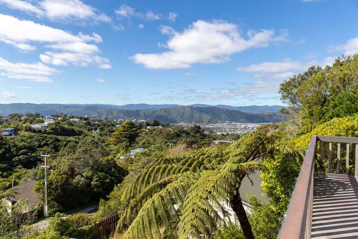 171 Miromiro Road, Normandale, Lower Hutt - Carousel 1