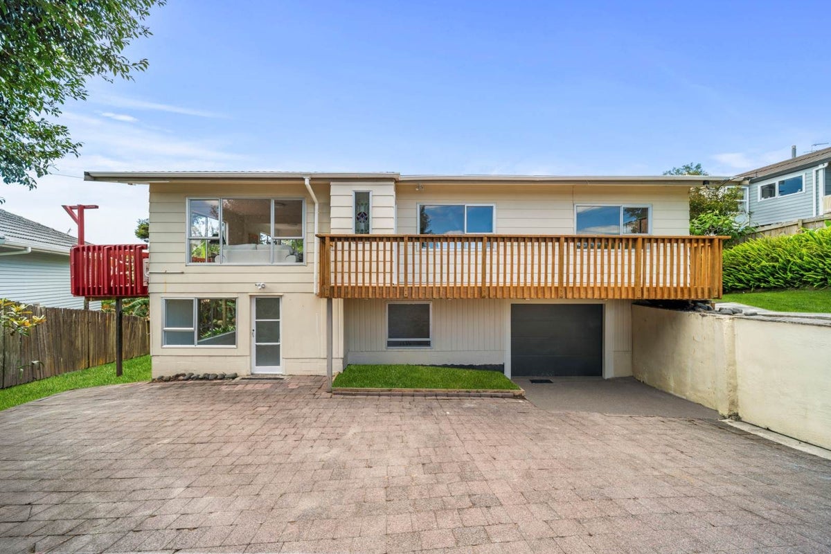 9 Blacks Road, Greenhithe, Auckland - Carousel 1