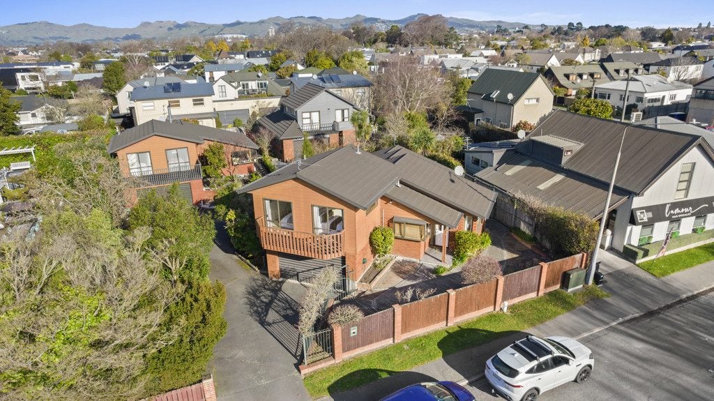 1/112 St Albans Street, St Albans, Christchurch - Carousel 1