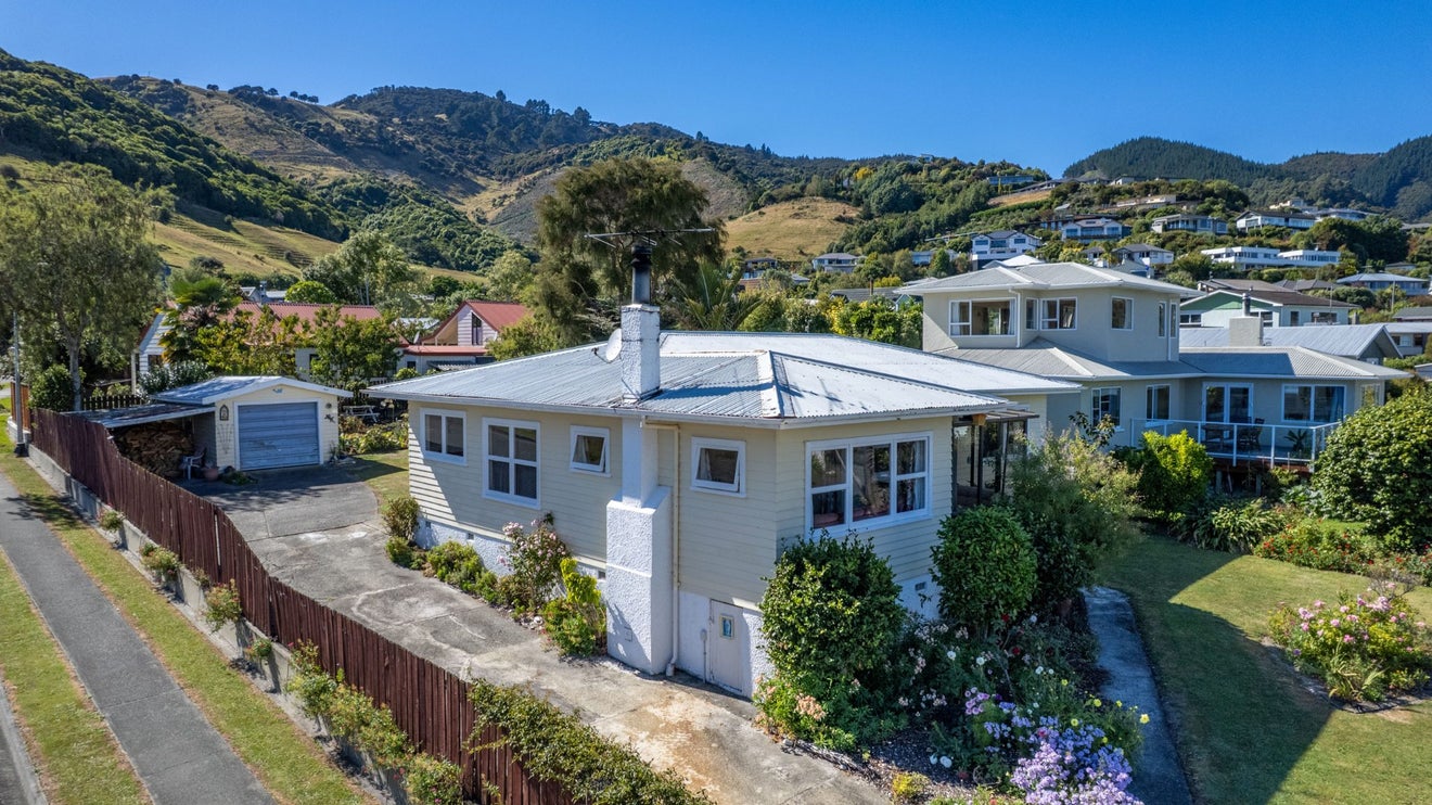 33 Rainbow Drive, Atawhai, Nelson - Carousel 1