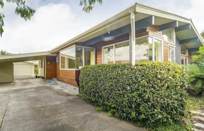 6 Dunk Place, Milson, Palmerston North - Carousel 1