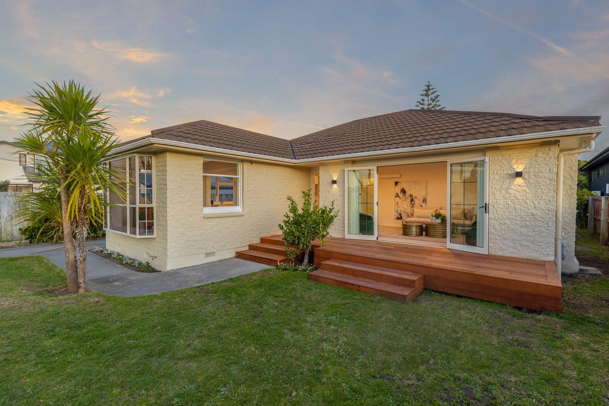 40 Malta Crescent, South New Brighton, Christchurch - Carousel 1