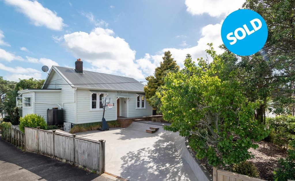 17 Rangatira Road, Birkdale, Auckland - Carousel 1