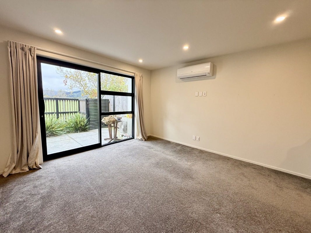 8/28 Fitzherbert Road, Wainuiomata, Lower Hutt - Carousel 2