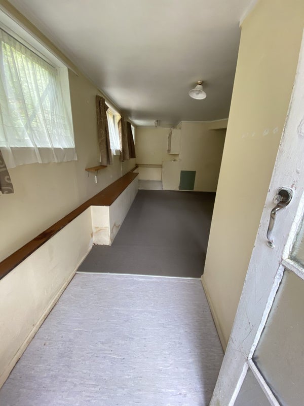 292 Main Road, Tawa, Wellington - Carousel 2