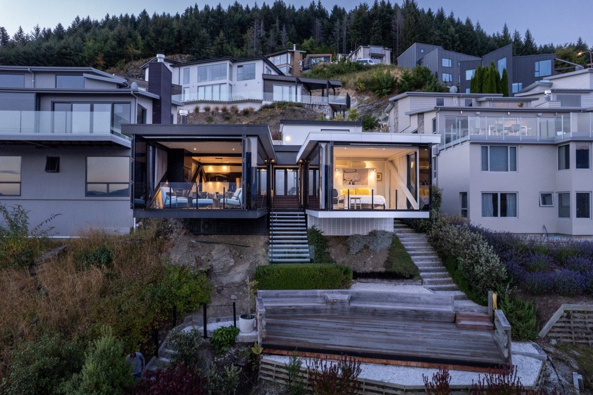 8A Olivers Place, Queenstown, Queenstown - Carousel 2