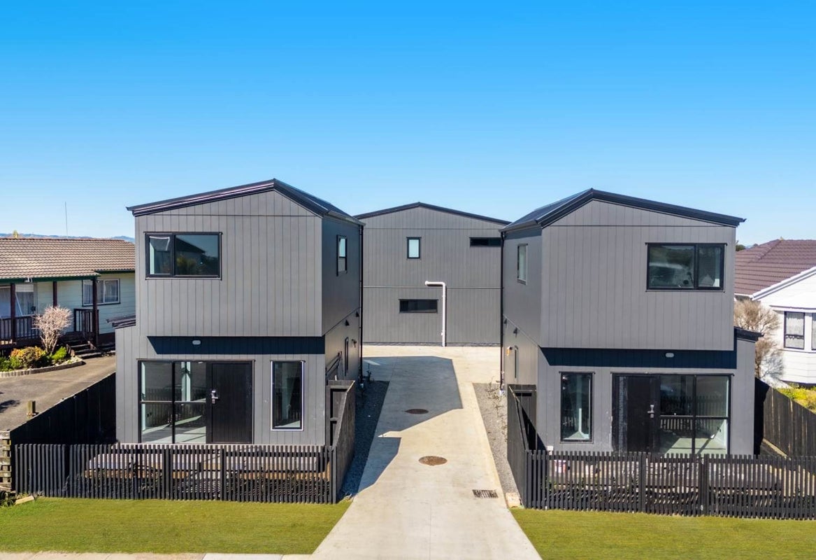 74 Burundi Avenue, Clendon Park, Auckland - Carousel 1