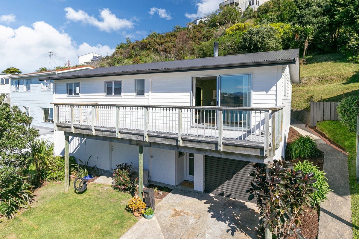5 Waitaha Way, Houghton Bay, Wellington - Carousel 1