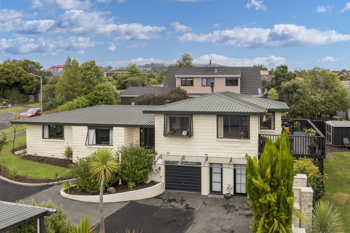 31 Blanc Avenue, Fairfield, Dunedin - Carousel 1