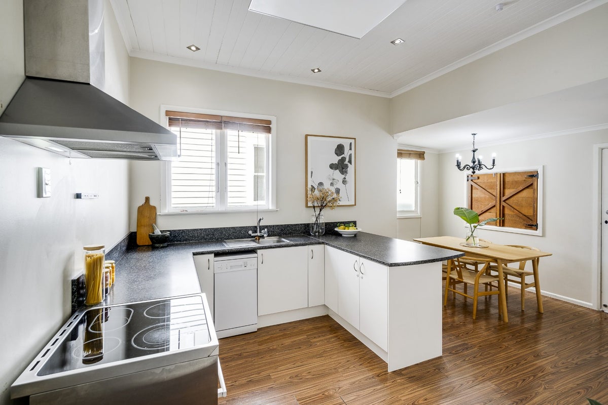 98 Vigor Brown Street, Napier South, Napier, Hawke's Bay - Carousel 2