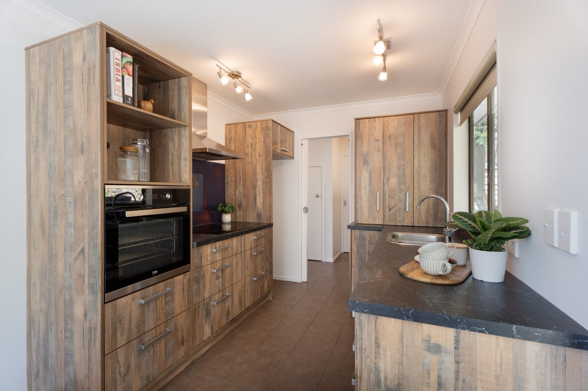 36 Cambrian Street, Churton Park, Wellington - Carousel 2