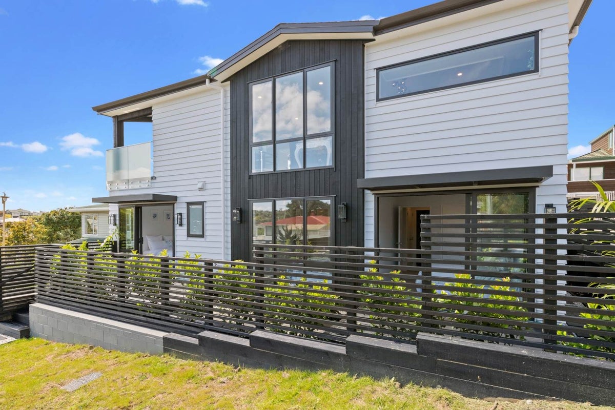 12A Tiber Road, Forrest Hill, Auckland - Carousel 2