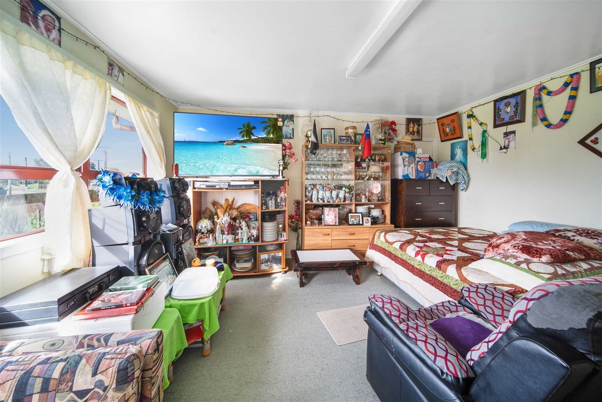 54 Awatere Street, Clover Park, Auckland - Carousel 2