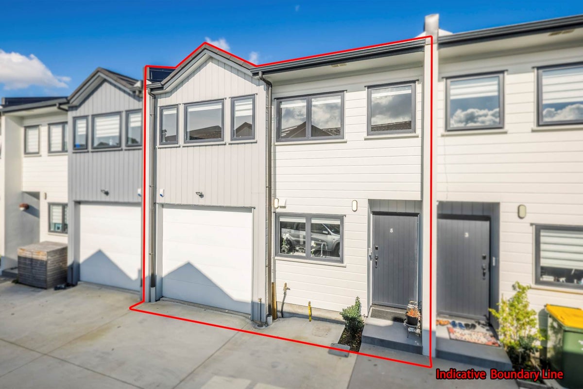 5 Shahkot Way, Papatoetoe, Auckland - Carousel 1