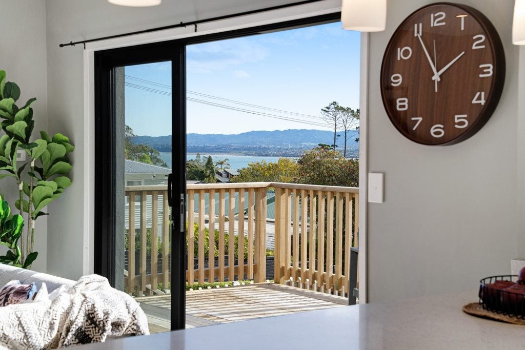 2/234 Rangatira Road, Beach Haven, Auckland - Carousel 1