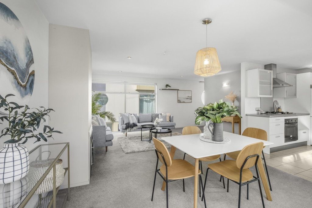 1B/10 Park Avenue, Epuni, Lower Hutt - Carousel 1