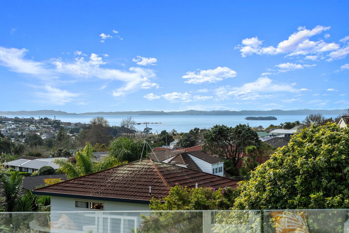 90 Sandspit Road, Shelly Park, Auckland - Carousel 2