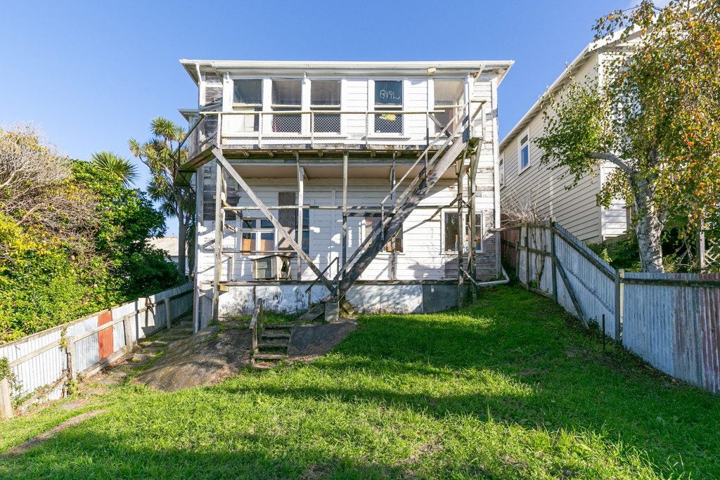 6 Maarama Crescent, Aro Valley, Wellington - Carousel 1